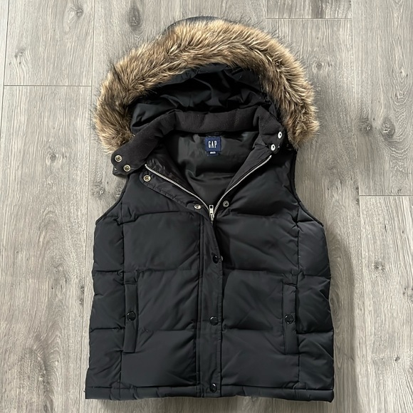 GAP Jackets & Blazers - Gap puffer vest